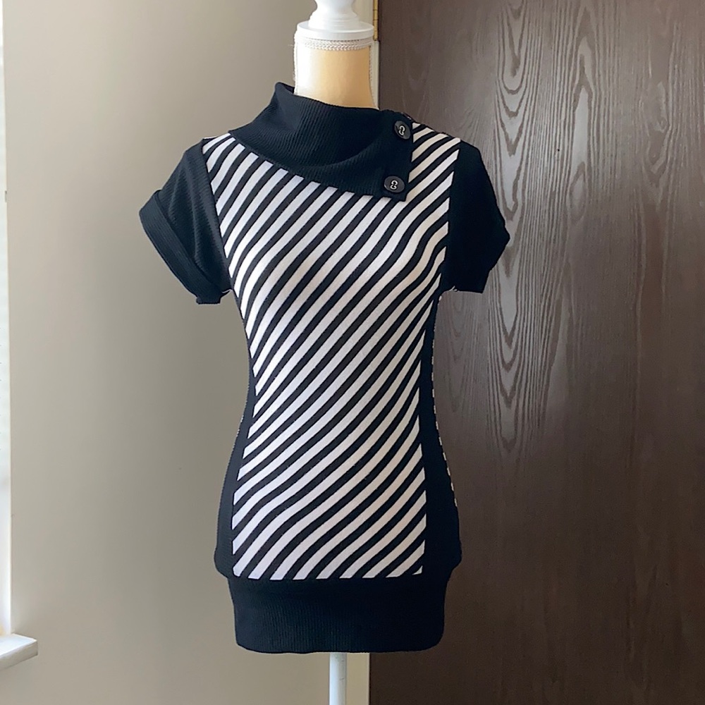 Arden B. B&W Knit Dress